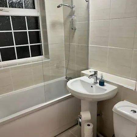 2 Bed Solihull Near Nec Airport, Jlr, Resort Wrld Exterior photo