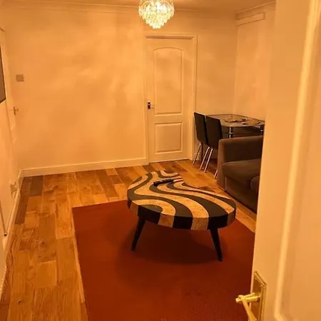 2 Bed Solihull Near Nec Airport, Jlr, Resort Wrld Exterior photo