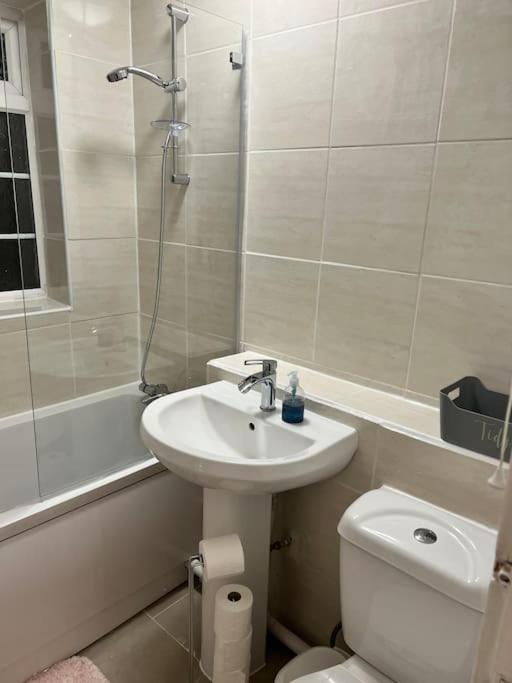 Apartment 2 Bed Near Nec Airport, Jlr, Wrld Solihull