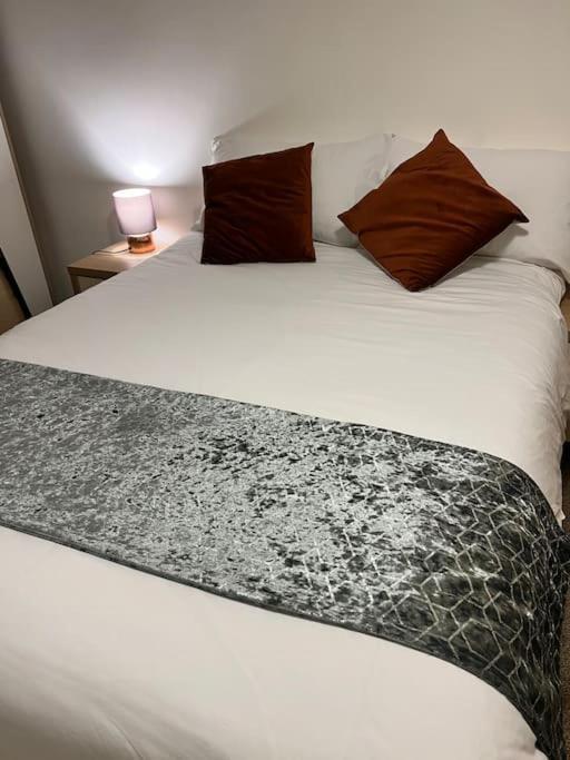 Apartment 2 Bed Near Nec Airport, Jlr, Wrld *