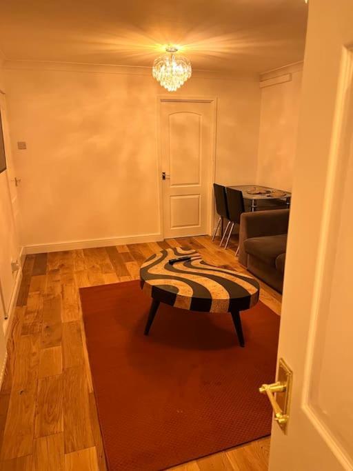 2 Bed Near Nec Airport, Jlr, Wrld * Solihull