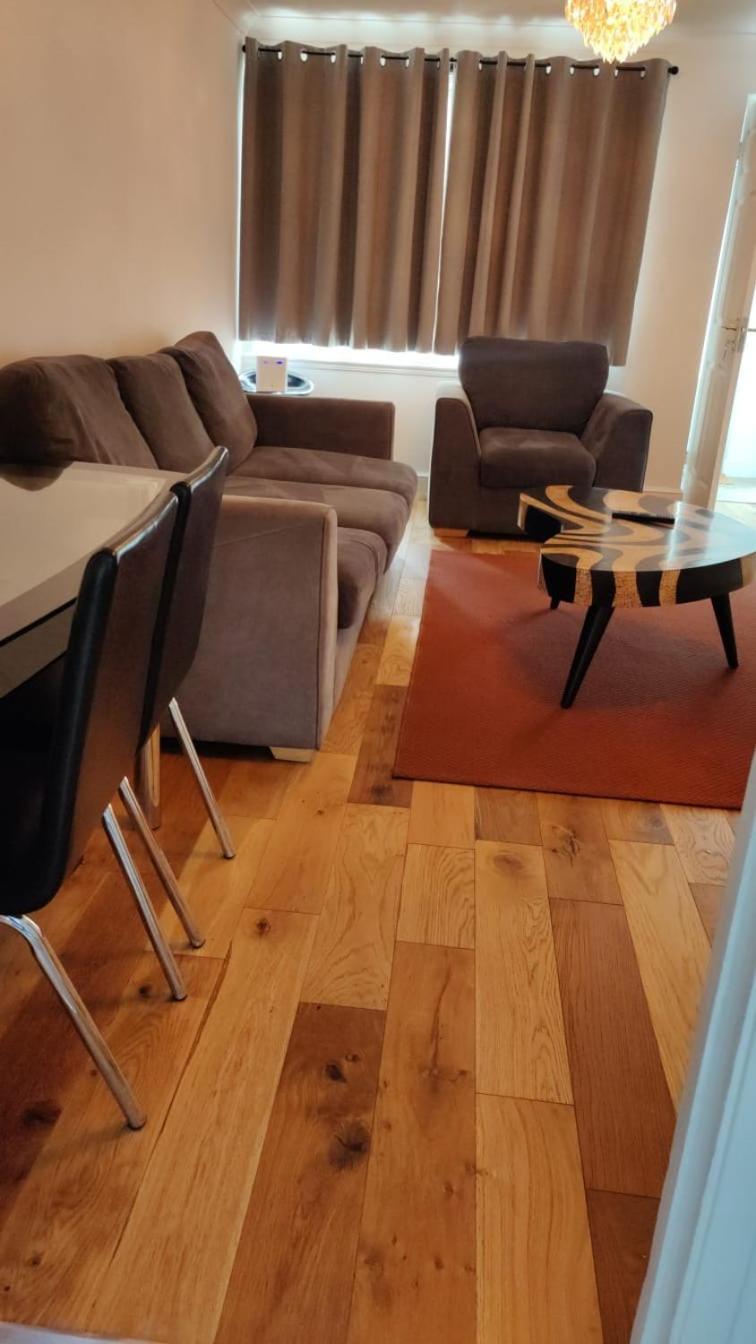 2 Bed Near Nec Airport, Jlr, Wrld