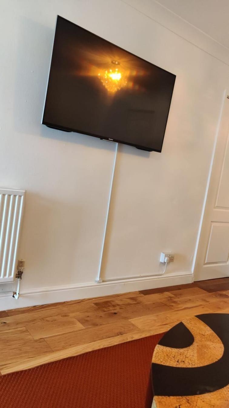2 Bed Near Nec Airport, Jlr, Wrld Apartment *