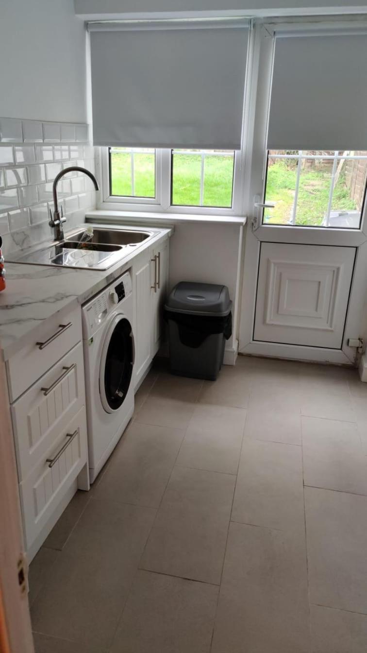 2 Bed Near Nec Airport, Jlr, Wrld Solihull