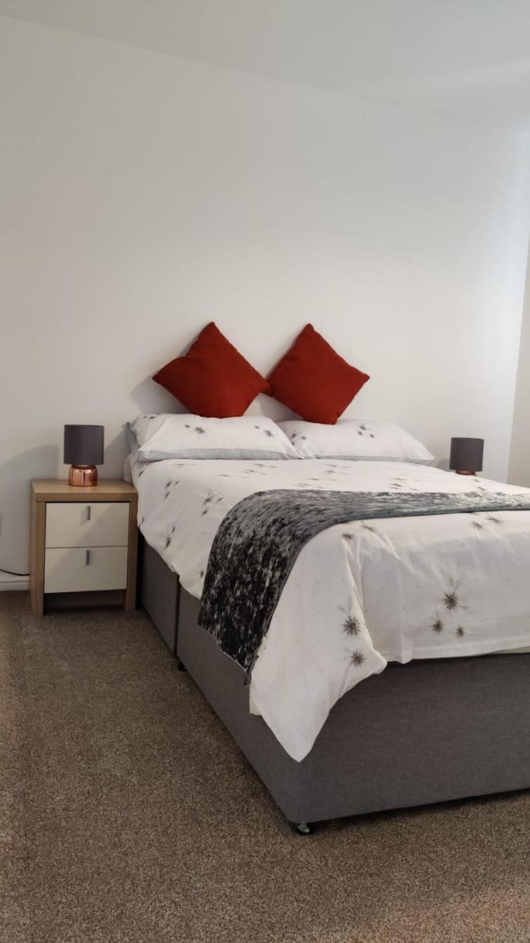 Apartment 2 Bed Near Nec Airport, Jlr, Wrld *